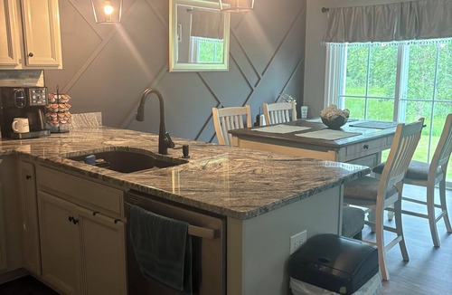 Athol Springs House | Spacious 3-bedroom townhome in serene Hamburg with AC close to all amenities