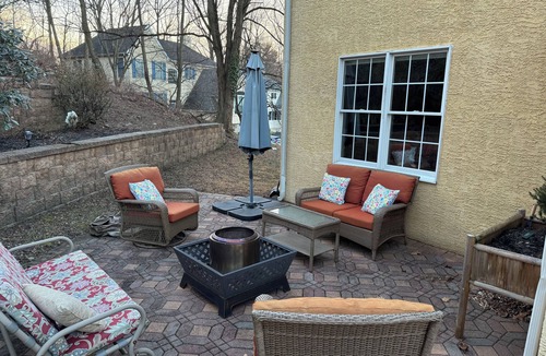 Broomall House | Spacious 3+BR 2F/2H BA Bar, Gym, Fin Bsmt Near FIFA & Subaru
