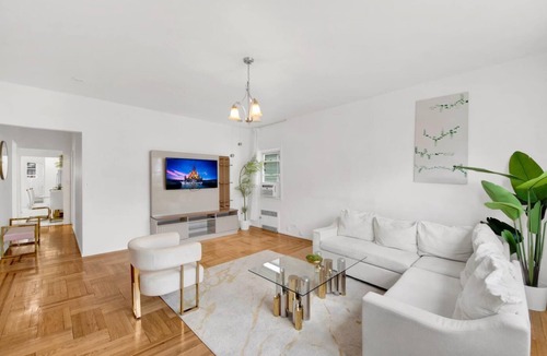 Southeast Yonkers Apartment | Spacious 3BR Luxe Escape near NYC
