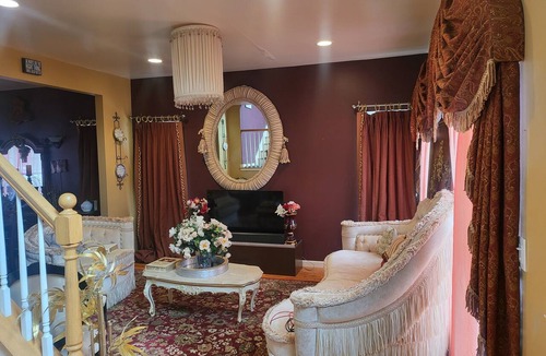 Huntington Station House | Spacious 4-bedroom house with AC in peaceful Huntington