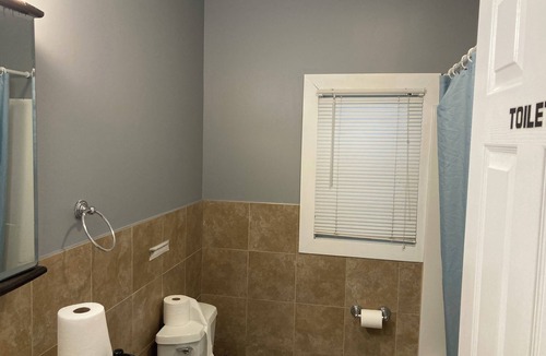 Dorchester Apartment | Spacious 4-bedroom apartment with AC, WiFi in charming Boston
