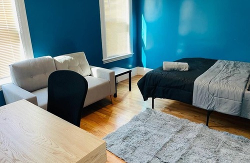 Dorchester Apartment | Spacious 4-bedroom apartment with AC, WiFi in charming Boston