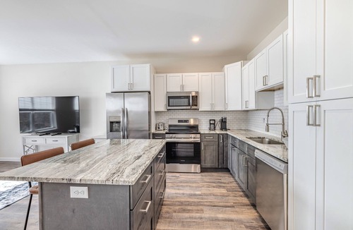 Niantic Condo | Spacious 4-bedroom condo in peaceful Niantic with AC