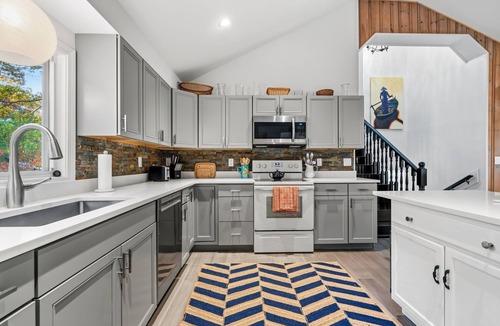 York Beach House | Spacious 4-bedroom house walking distance to York beaches. 2 baths