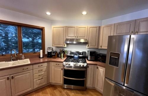 Poultney House | Spacious 4-bedroom lake/ski house in Poultney, VT.
