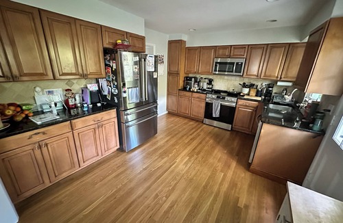 Greenwich House | Spacious 4-bedroom Ranch Home in Central Greenwich with big fenced in yard