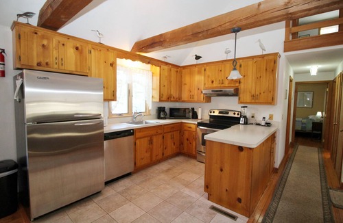 Wellfleet House | Spacious 4BD-Central A/C, Screen Porch, Deck, Outdoor Shower, Walk to Dyer Pond