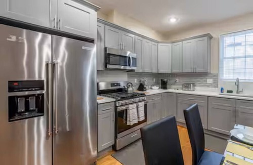 Dudley - Brunswick King Apartment | Spacious 4BR Dorchester Retreat Near Red Line Parking Pet-Friendly - 233/1
