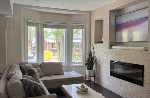 Greenwood - Coxwell House | Spacious 4BR Home in Trendy Leslieville w/Private Backyard