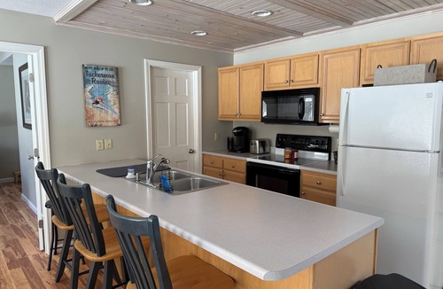 Bartlett House | Spacious 4BR Retreat/Short Walk To Saco River/Prime Location