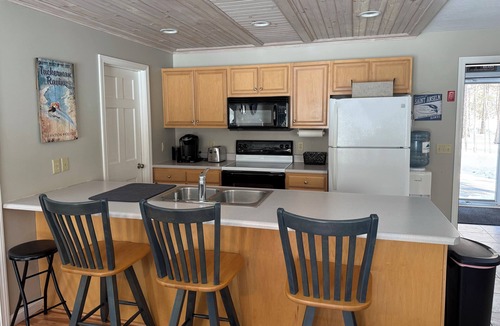 Bartlett House | Spacious 4BR Retreat/Short Walk To Saco River/Prime Location