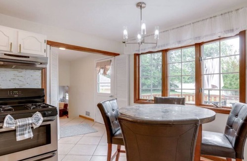 Somerset House | Spacious 5-bedroom house with huge backyard to host your next wedding/event