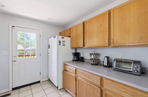 Wheaton-Glenmont House | Spacious 5-bedroom house in Silver Spring with AC Near DC & Metro
