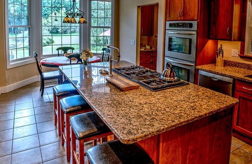 Union Dale Ski Chalet | Spacious 5-bedroom Chalet by the Pond. Elk Mountain Ski Resort and Golfing