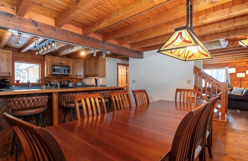 Chester Ski Chalet | Spacious 5-bedroom chalet with AC and WiFi in charming Chester