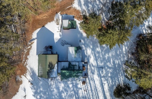 Chester Ski Chalet | Spacious 5-bedroom chalet with AC and WiFi in charming Chester