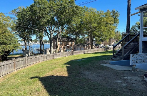 Mayo House | Spacious 5-bedroom house with Pier, AC and WiFi in delightful Edgewater
