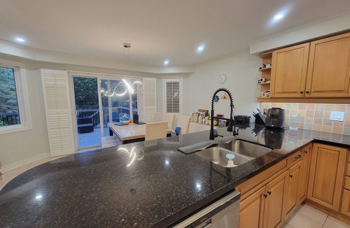 Aurora House | Spacious 5-bedroom house in charming Aurora with fitness room and sauna