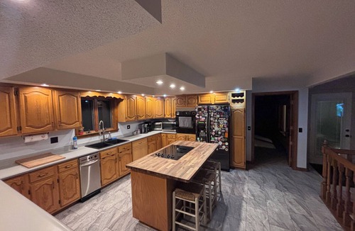 North Troy House | Spacious 5-bedroom ski and adventure house in North Troy near Jay Peak Resort!