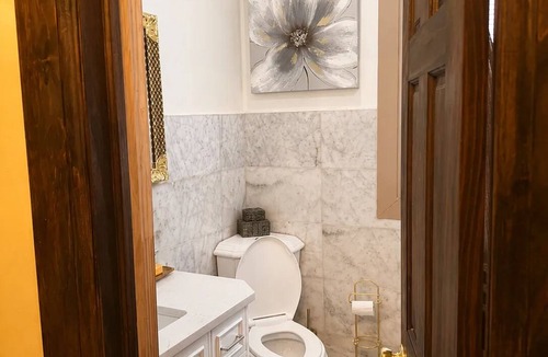 Tremont House | Spacious 5-bedroom townhome in fantastic Bronx