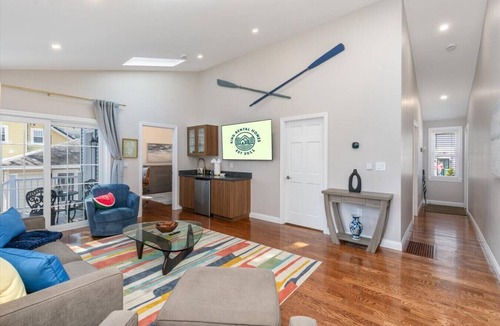 Milton House | Spacious 5BR Executive Retreat - 10 Min to Boston