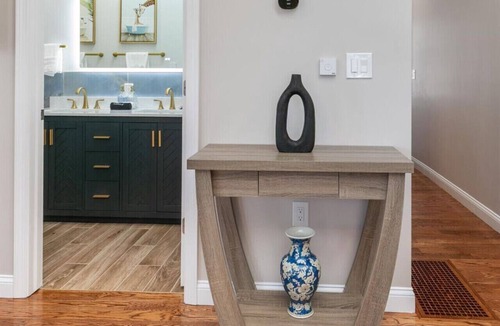Milton House | Spacious 5BR Executive Retreat - 10 Min to Boston
