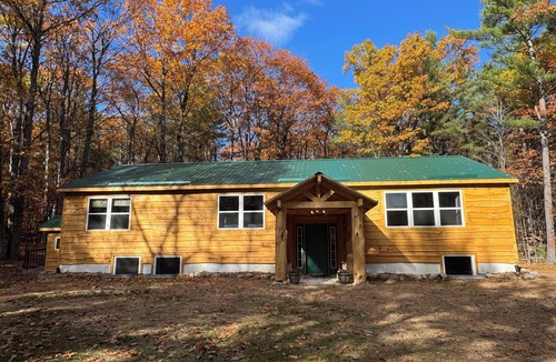Jay House | Spacious 6-bedroom cabin in Jay NY close to Lake Placid and White Face Moutain