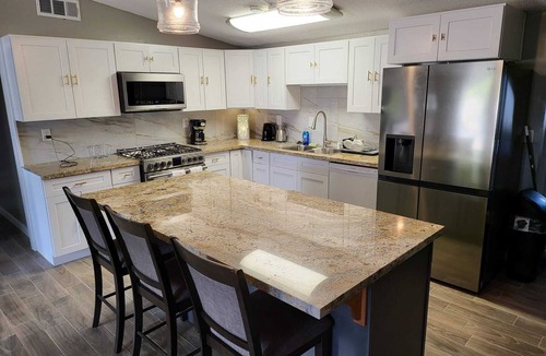 Palmdale House | Spacious 6-bedroom house in charming in Antelope Valley