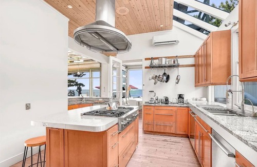 Fire Island Pines House | Spacious 6 Bedroom 6.5 Bath Pines house on the Bay w/AC, Heated Pool & Hot Tub