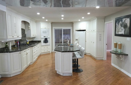 Hamilton House | Spacious 6BR Hamilton Retreat w/Pool Table