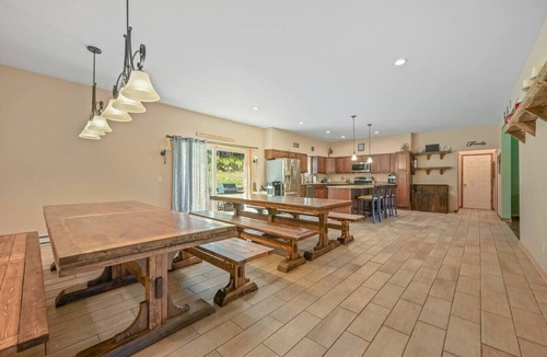Andes House | Spacious 9BR Catskills Retreat Views + Game Room