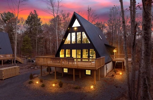 Blakeslee Cabin | Spacious A-Frame | Hot Tub | Movie Room | Firepit