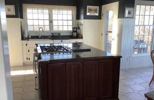 Block Island House | Spacious Air Conditioned Home With Sweeping Ocean Views. August 24-31 available.