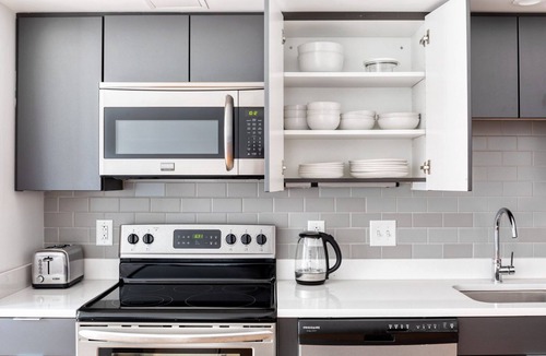 Allston Apartment | Spacious Allston Studio w/W/D & Gym, near Green Line, by Blueground