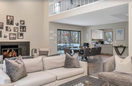 Northwest Harbor House | Spacious and Comfortable East Hampton Retreat with a Private Basketball Court