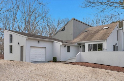 Northwest Harbor House | Spacious and Comfortable East Hampton Retreat with a Private Basketball Court