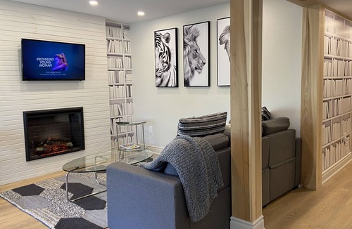 Pleasant View Apartment | Spacious and private 2 bdrm unit in the heard of Toronto with parking and patio
