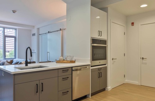 East Cambridge Apartment | Spacious Apartment On Water