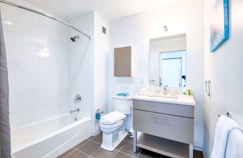 East Cambridge Apartment | Spacious Apt Near Kendall Sq