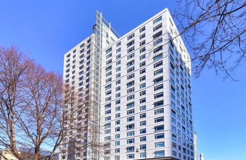 East Cambridge Apartment | Spacious Cambridge 1BR | Full Kitchen | Work Desk | by GLS