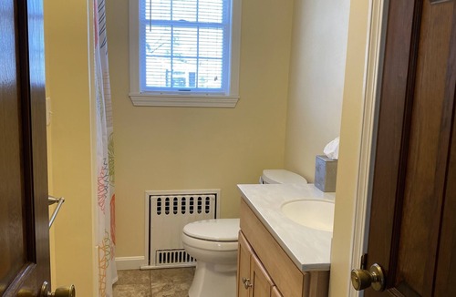 Fairhaven House | Spacious Cape on West Island with Beach Access