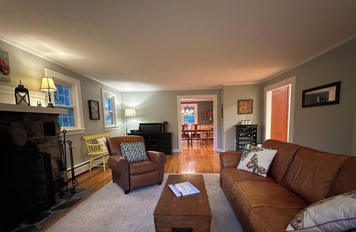 Rye House | Spacious Cape style home in Rye, New Hampshire.