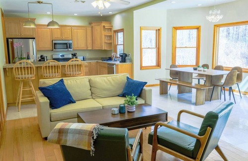 Palenville Ski Chalet | Spacious Chalet near Woodstock, Hunter and Hudson