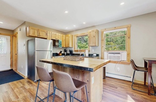 Greenwood House | Spacious Chalet with Pool Room, Foosball, Hot Tub & Skiing at Mt. Abram
