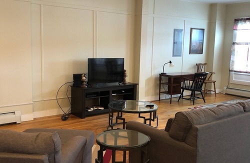 Guild Apartment | Spacious Downtown Studio | 10 Min to Sunapee