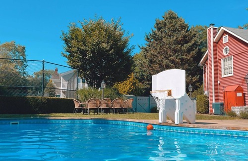 Westhampton House | Spacious Family Compound in beautiful Westhampton with private Tennis Court