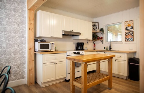 North Troy House | Spacious, family-friendly 6BR home, near Jay Peak