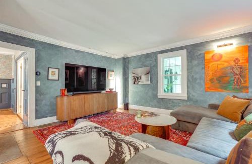 Weston House | Spacious Family Home in Weston: Yard + Patio