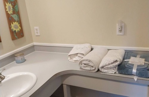Orrington Apartment | Spacious Furnished 1-bedroom Executive Apartment in Close, Convenient Orrington!