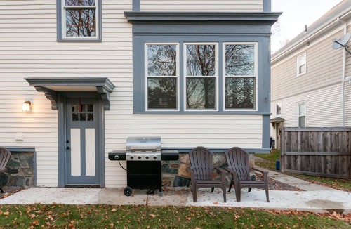Oakdale Apartment | Spacious Historic 1st Floor Apartment